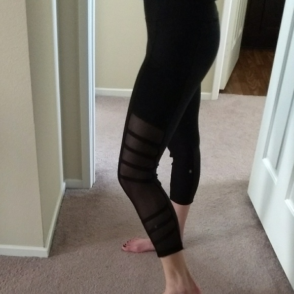Vogo Athletica Capri Leggings 